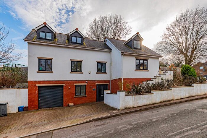 3 Bedroom Detached House For Sale In The Hawthorns, Cardiff, CF23