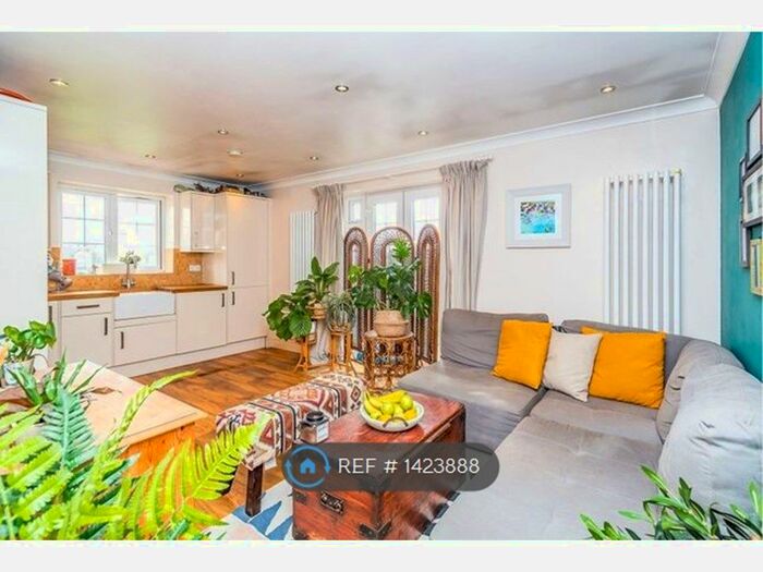 1 Bedroom Flat To Rent In Wensley Road, Reading, RG1