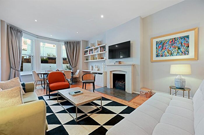1 Bedroom Flat For Sale In Sinclair Road, London, W14