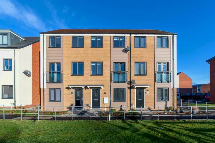 3 Bedroom Terraced House To Rent In Willowbay Drive, Great Park, NE13