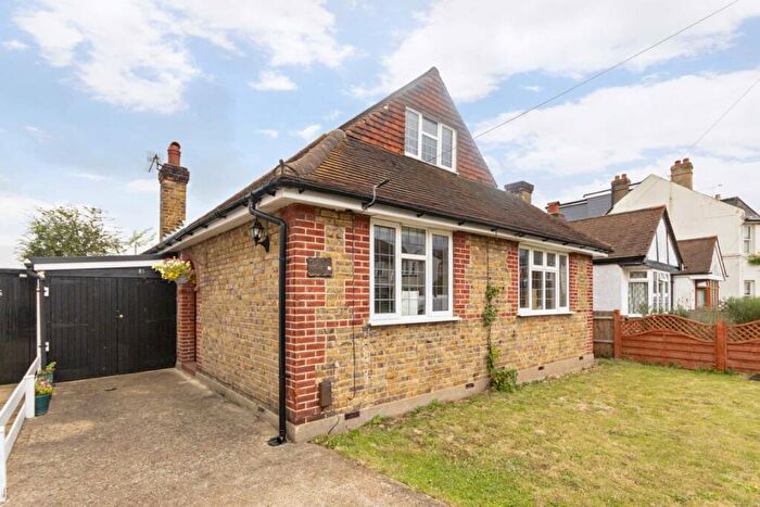 2 Bedroom Bungalow To Rent In Cherry Orchard Road, West Molesey, KT8