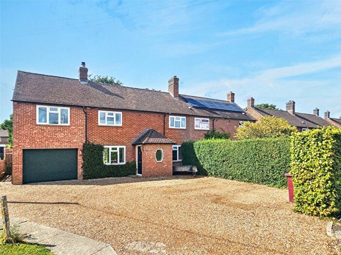 3 Bedroom Semi-Detached House For Sale In The Croft, Midhurst, West Sussex, GU29