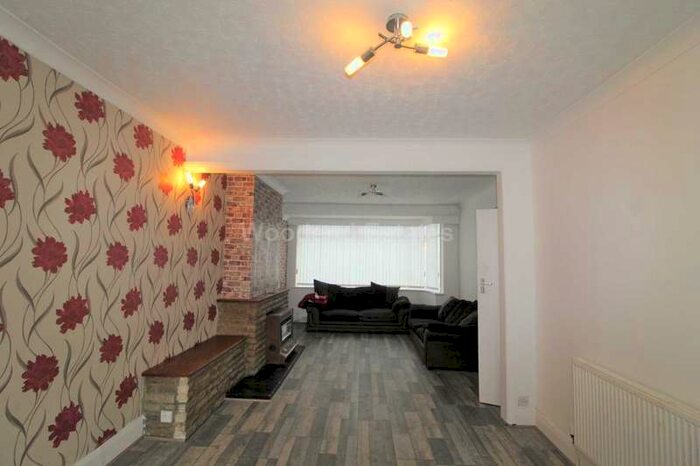 3 Bedroom Semi-Detached House To Rent In Gledwood Gardens, Yeading, UB4