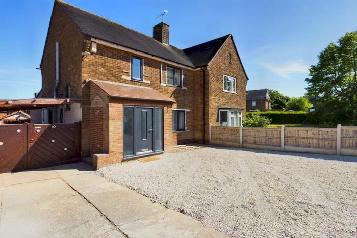 3 Bedroom Semi-Detached House To Rent In Fernwood Crescent, Wollaton, Nottingham, NG8