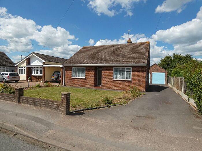 2 Bedroom Detached Bungalow For Sale In West Street, Tollesbury, Maldon, CM9