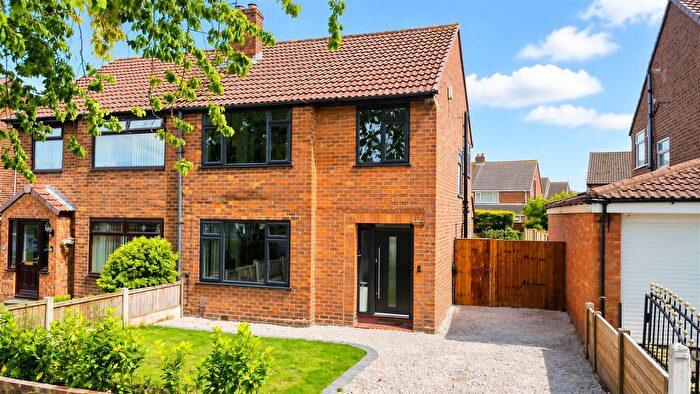 3 Bedroom Semi-Detached House For Sale In Broadway, Eccleston, St Helens, WA10