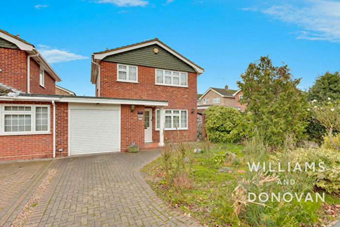 3 Bedroom Link Detached House For Sale In Rushbottom Lane, Benfleet, SS7