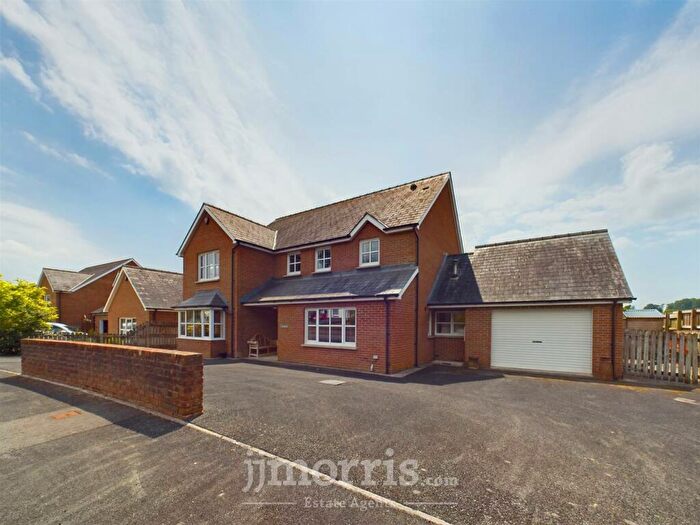4 Bedroom Detached House For Sale In Llechryd, Cardigan, SA43