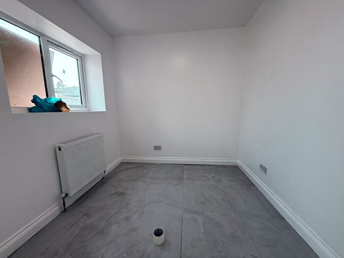 1 Bedroom Studio To Rent In Ilford, IG1