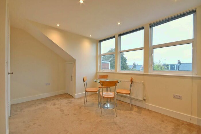 1 Bedroom Flat To Rent In Huddlestone Road, Willesden Green, NW2