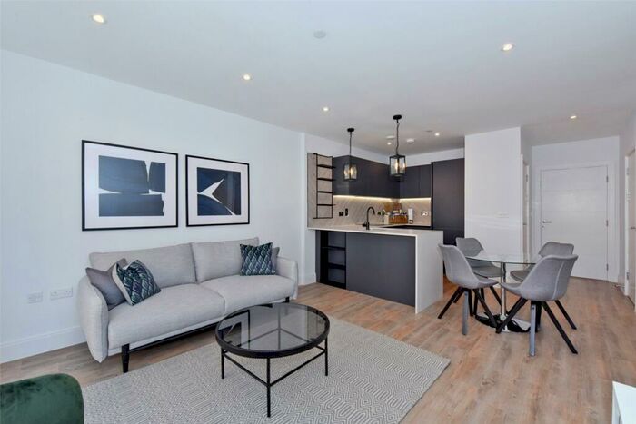 2 Bedroom Apartment To Rent In Darjeeling House, Memorial Avenue, Slough, SL1