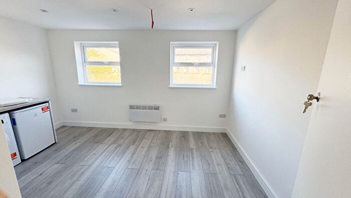 Studio To Rent In Edmeston Close, Homerton, E9