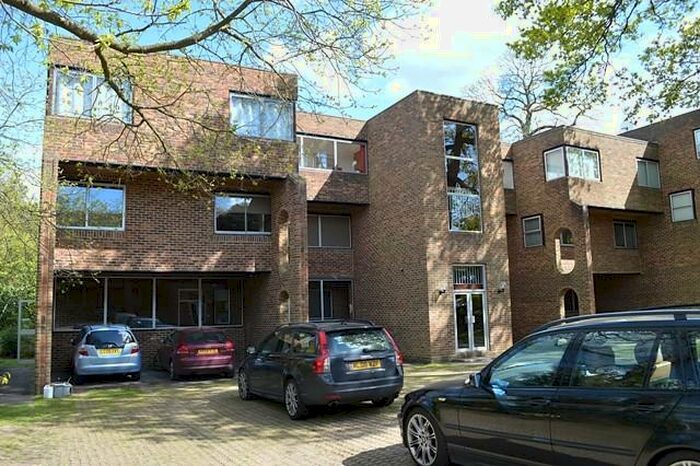 2 Bedroom Apartment To Rent In Bedroom Apartment St Floor In Weybridge, KT13
