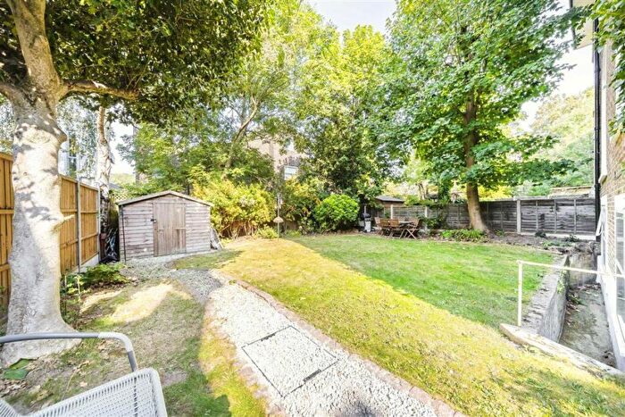 2 Bedroom Flat For Sale In Shooters Hill Road, Blackheath, SE3