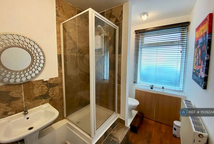 2 Bedroom Flat To Rent In Fosse Road North, Leicester, LE3