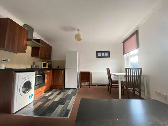 1 Bedroom Flat To Rent In One Bedroom Flat In Wood Street, Walthamstow, E17