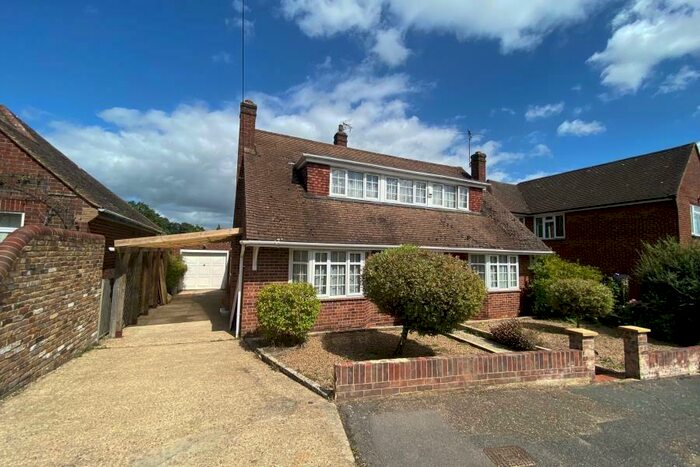 4 Bedroom Detached House To Rent In Woking, Surrey, GU22