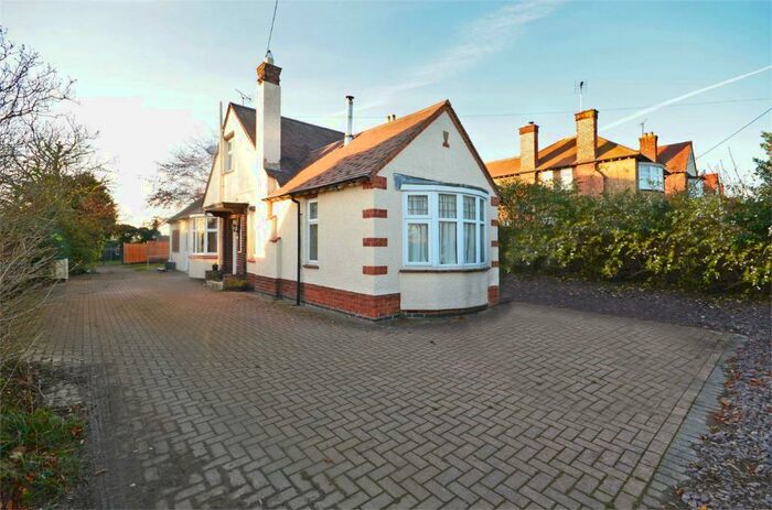 4 Bedroom Detached House To Rent In London Road, Raunds, Northamptonshire, NN9