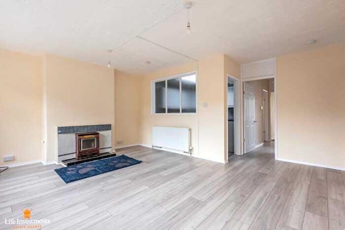 2 Bedroom Flat To Rent In Lower Street, Rugby, Warwickshire, CV21