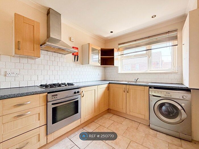 2 Bedroom Flat To Rent In Lymebrook Place, Stoke-On-Trent, ST4