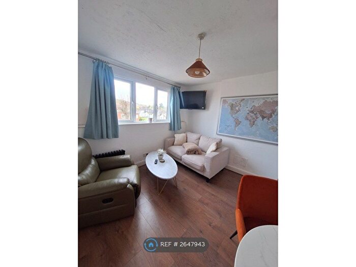 1 Bedroom Flat To Rent In Brighton Road, South Croydon, CR2