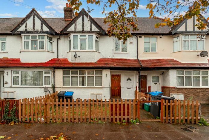 2 Bedroom Maisonette To Rent In Eastfields Road, Mitcham, CR4