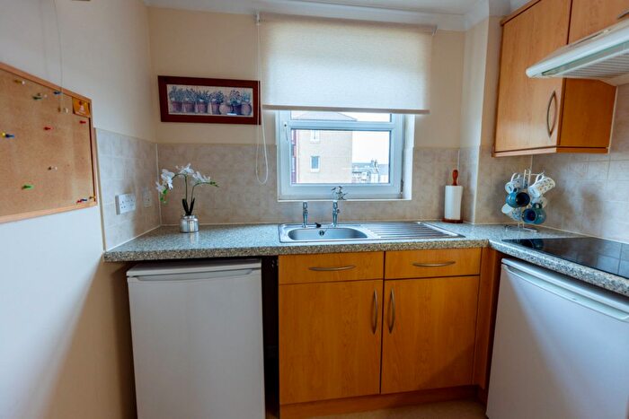 1 Bedroom Flat For Sale In Sandford Gate, Halleys Court, Kirkcaldy, KY1