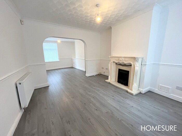 3 Bedroom Semi-Detached House To Rent In Cross Street, Prescot, L34