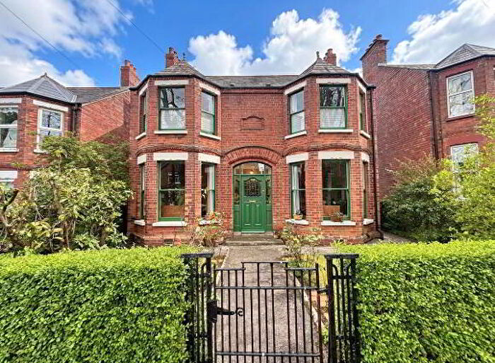 4 Bedroom Detached House For Sale In Knutsford Drive, Belfast, BT14