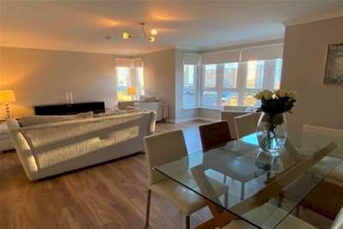 3 Bedroom Flat To Rent In The Paddock, Hamilton, ML3