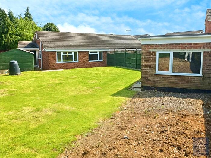 2 Bedroom Bungalow For Sale In Elm Drive, Deanshanger, Milton Keynes, MK19