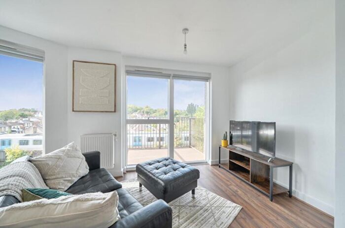 1 Bedroom Flat For Sale In Ferdinand Court, Adenmore Road, London, SE6
