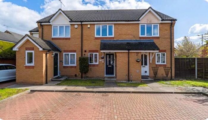 Property For Sale In Trumper Way, Slough, SL1