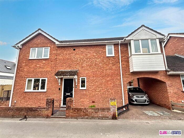 3 Bedroom Link Detached House For Sale In Ashford Road, Topsham, EX3