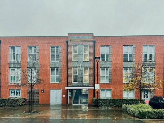 2 Bedroom Flat To Rent In Ashcombe House, Southampton, SO14