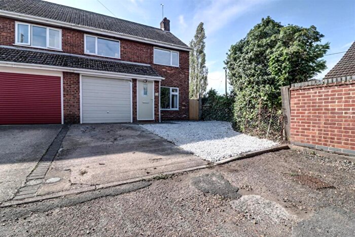 3 Bedroom Semi-Detached House For Sale In The Avenue, Ingham, Lincoln, LN1