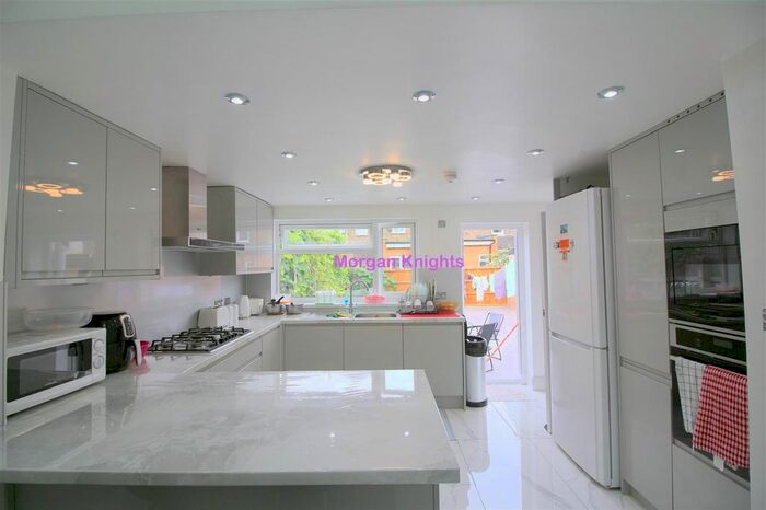 4 Bedroom Terraced House To Rent In Clements Road, East Ham, E6