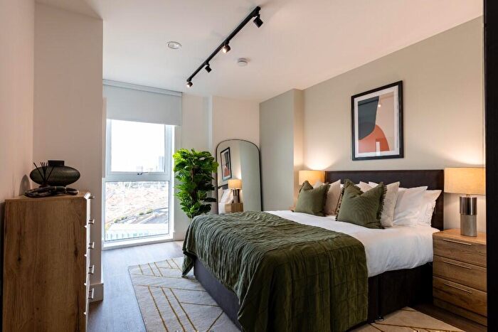 2 Bedroom Flat To Rent In Flat, Mitre Yard, - Scrubs Lane, London, NW10