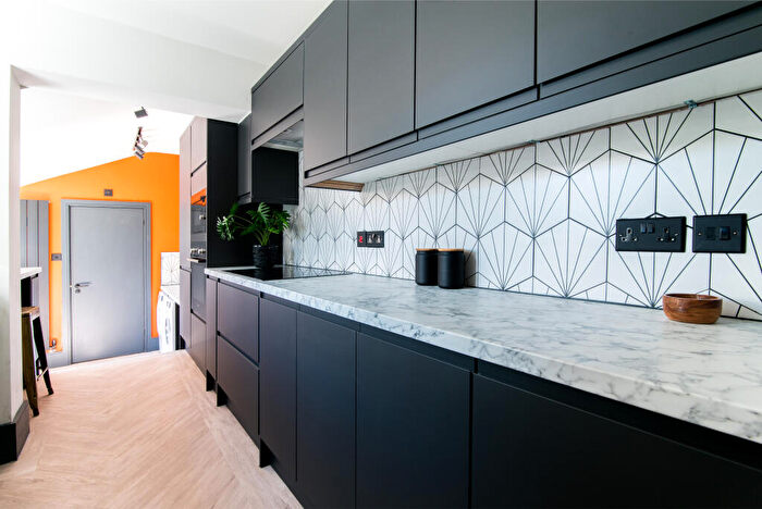 6 Bedroom Terraced House To Rent In Ely Street, LN1