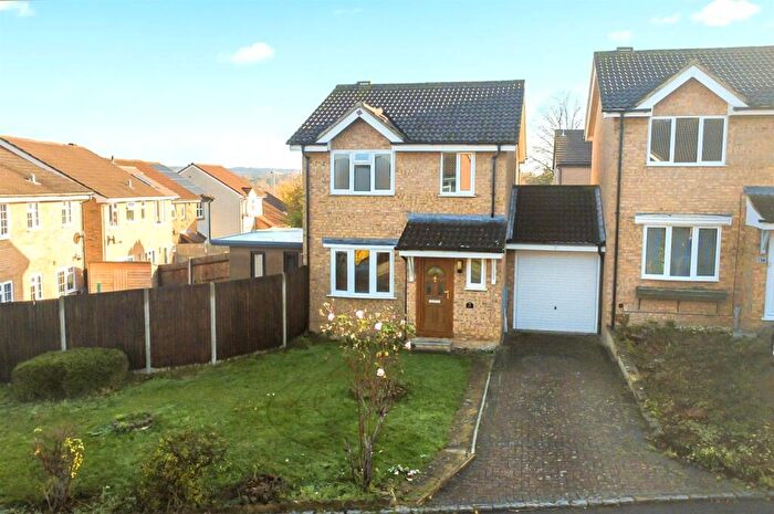 3 Bedroom Link Detached House For Sale In Frithwood Close, Downswood, ME15