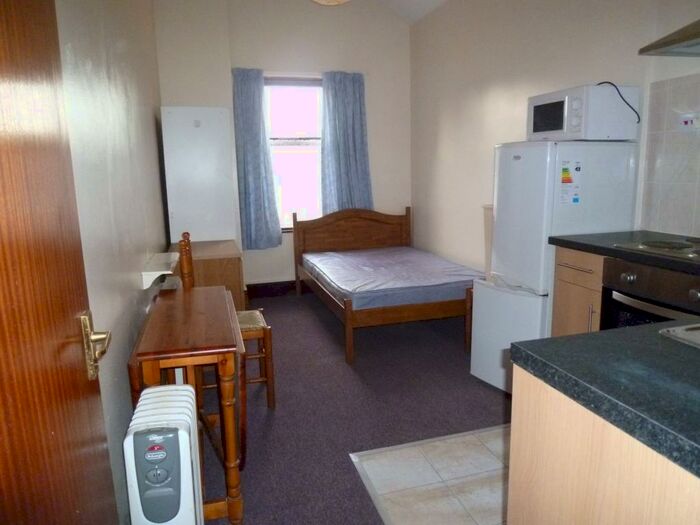 1 Bedroom Apartment To Rent In Middleborough Road, Coundon, Coventry, West Midlands, CV1