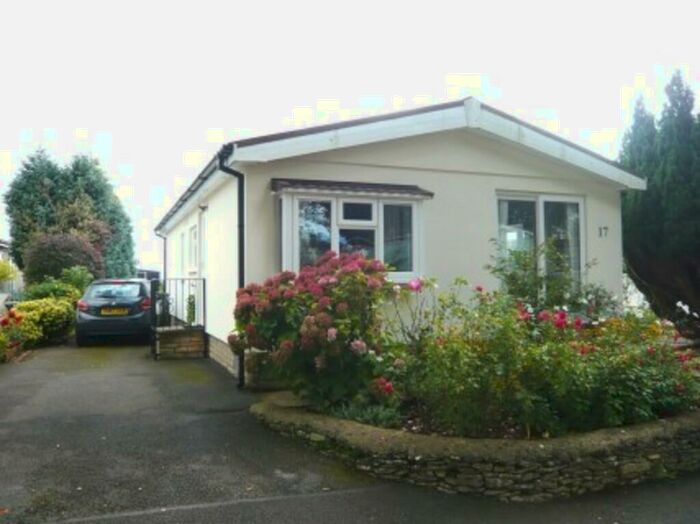 2 Bedroom Park Home For Sale In Hampton Fields, Minchinhampton, GL6