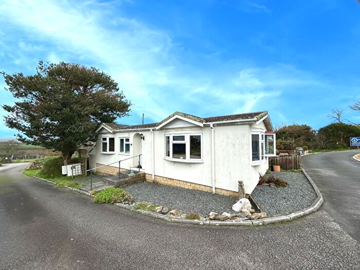1 Bedroom Mobile/park Home For Sale In Mawgan, Helston, TR12