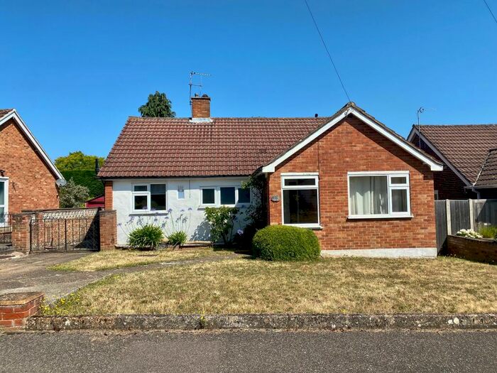 3 Bedroom Detached Bungalow To Rent In Pyrford, GU22