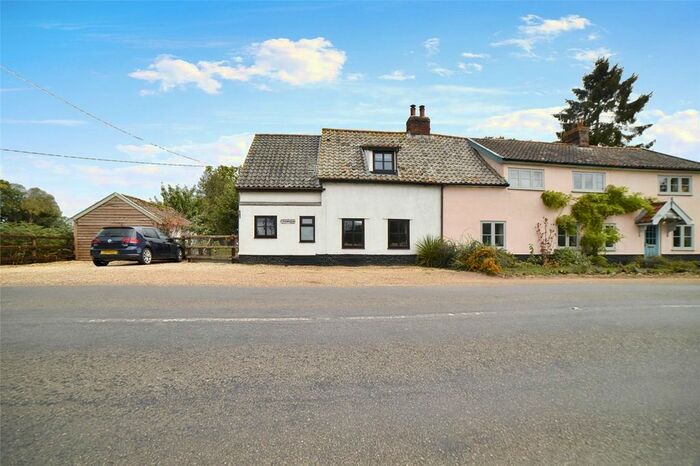 3 Bedroom Semi-Detached House For Sale In Watton Road, Larling, Norwich, NR16