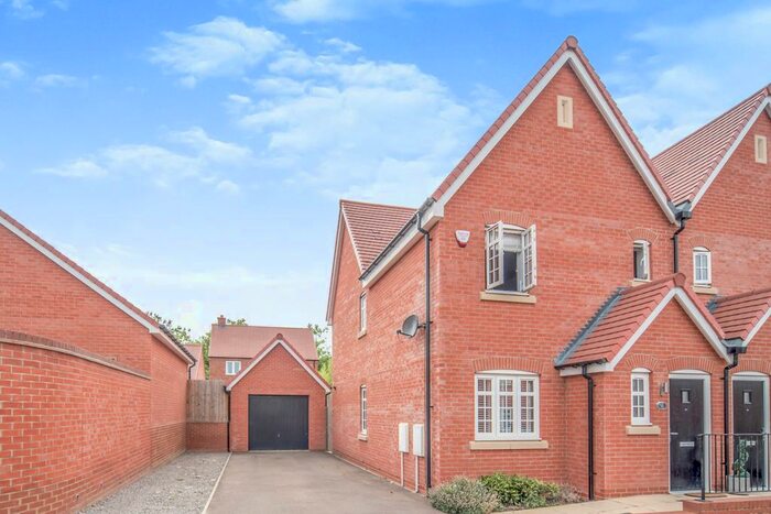 3 Bedroom Terraced House To Rent In Fylingdales, Bedford, MK42