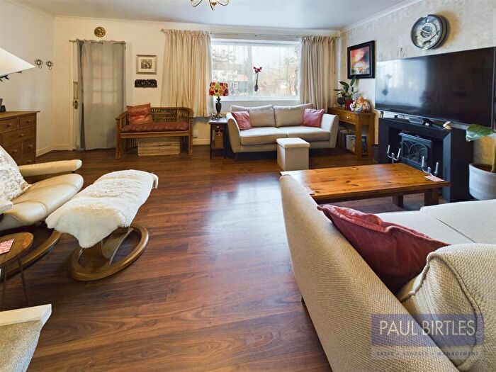 3 Bedroom Detached House For Sale In Woodsend Road South, Flixton, Trafford, M41