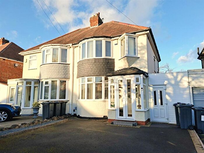 3 Bedroom Semi Detached House For Sale In Herondale Road, Yardley, Birmingham, B26