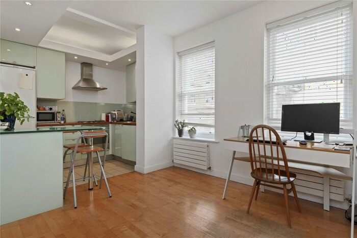 1 Bedroom Apartment To Rent In - St John Street, Finsbury, London, EC1V