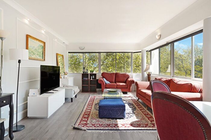 2 Bedroom Flat To Rent In Park Road, St John's Wood, NW8